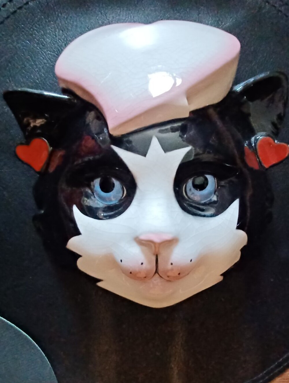 Decorative Pink & Black Ceramic Cat Accent - Pet Wall Décor